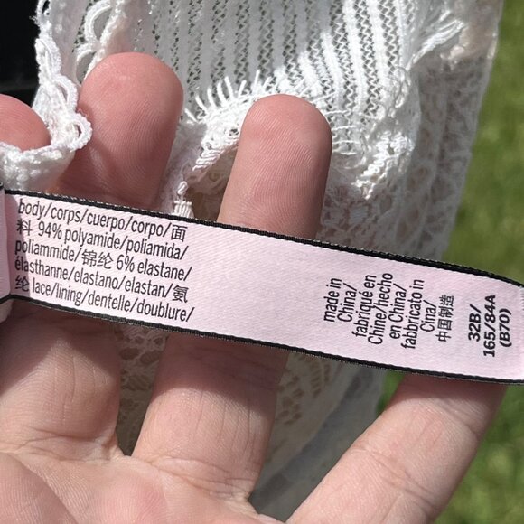 Victoria's Secret Dream Angels Cream Lace Teddy Bodysuit Size 32B - Picture 8 of 9